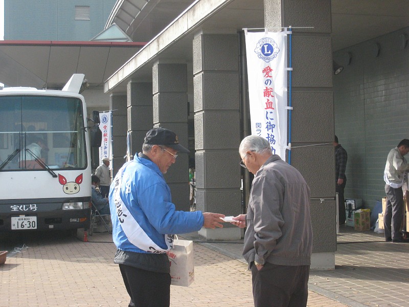 2011112701